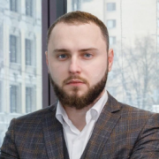 Гнездилов	 Роман Ростиславович