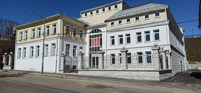 Отдельно стоящее здание в исторической зоне города Владимира