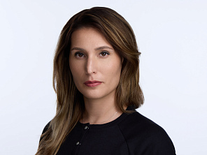 Александра Захарова