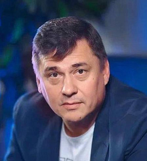 Олег Извеков