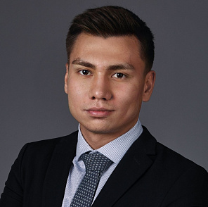 Илья Упхонов